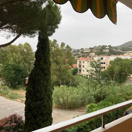 Climatise Avec Terrasse - Centre - Fr-1-308-201 * Le Lavandou